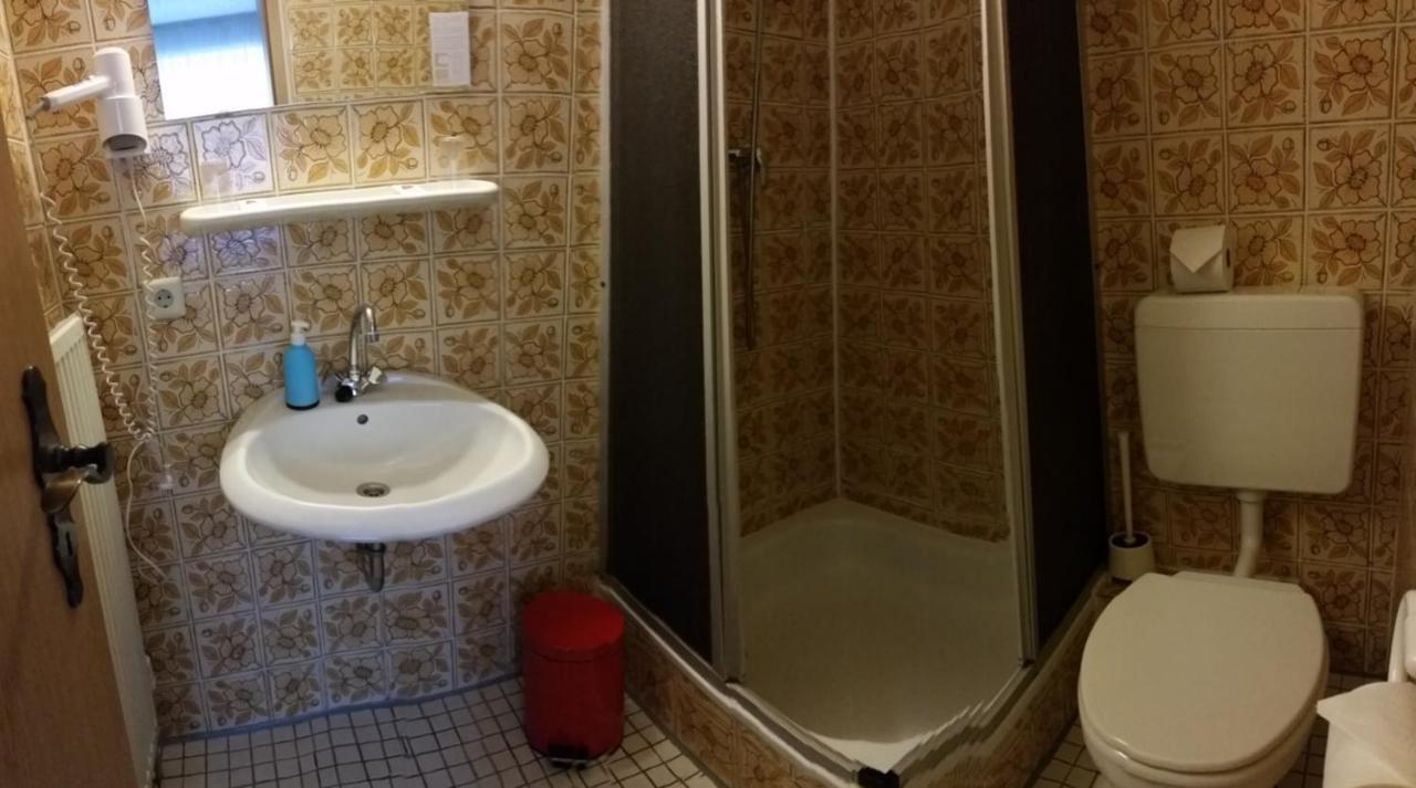 Hotel-Pension Dressel วาร์เมนชไตนาค ห้อง รูปภาพ