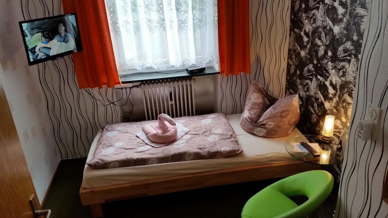 Hotel-Pension Dressel วาร์เมนชไตนาค ภายนอก รูปภาพ