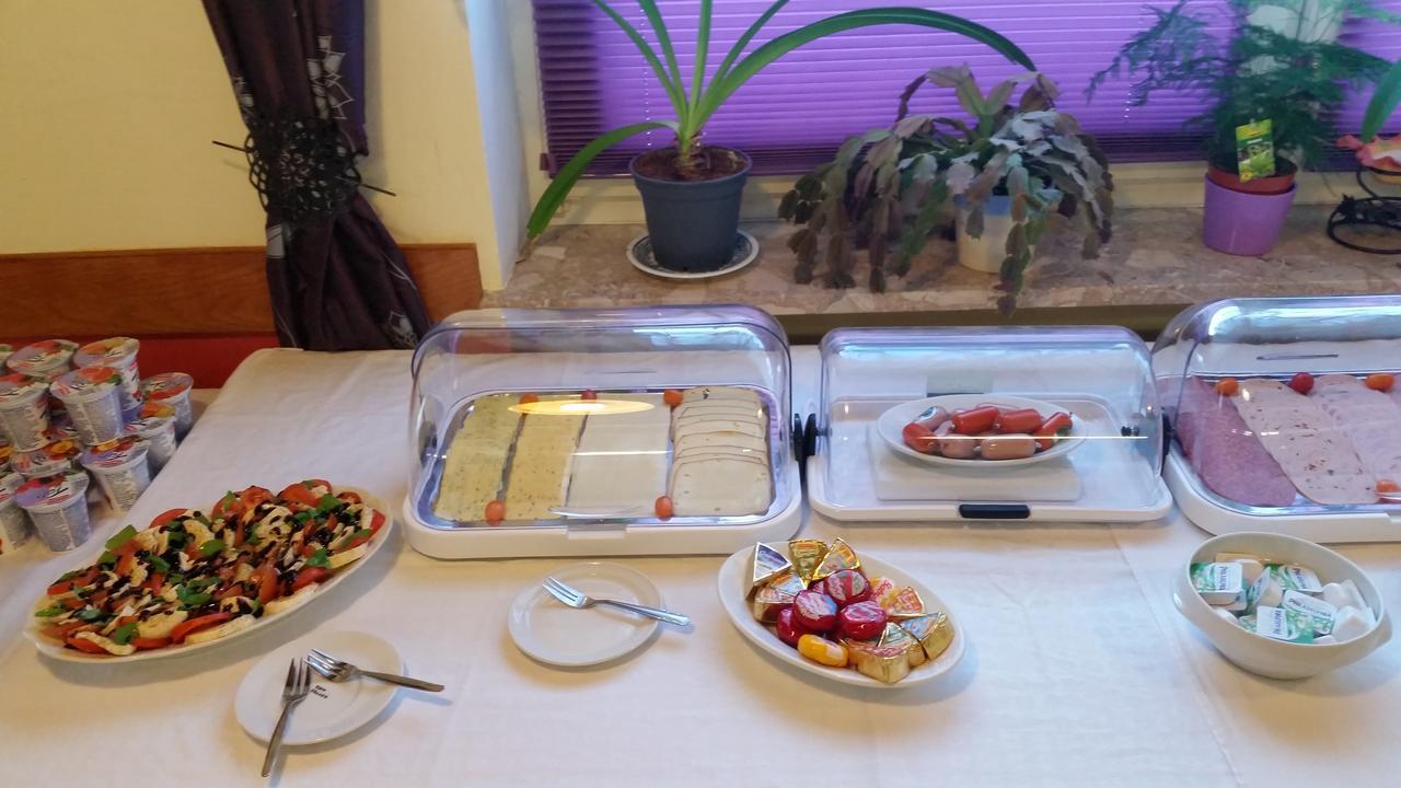 Hotel-Pension Dressel วาร์เมนชไตนาค ภายนอก รูปภาพ