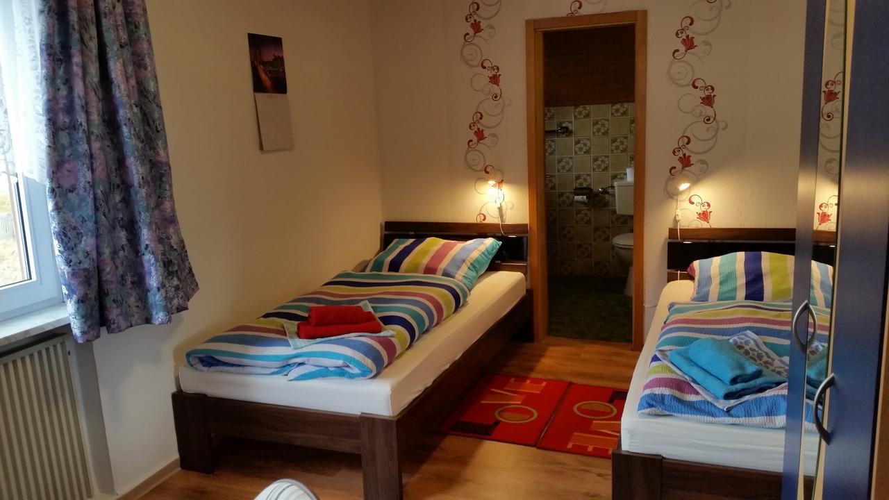 Hotel-Pension Dressel วาร์เมนชไตนาค ภายนอก รูปภาพ