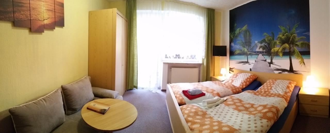 Hotel-Pension Dressel วาร์เมนชไตนาค ภายนอก รูปภาพ
