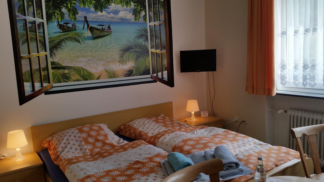 Hotel-Pension Dressel วาร์เมนชไตนาค ภายนอก รูปภาพ
